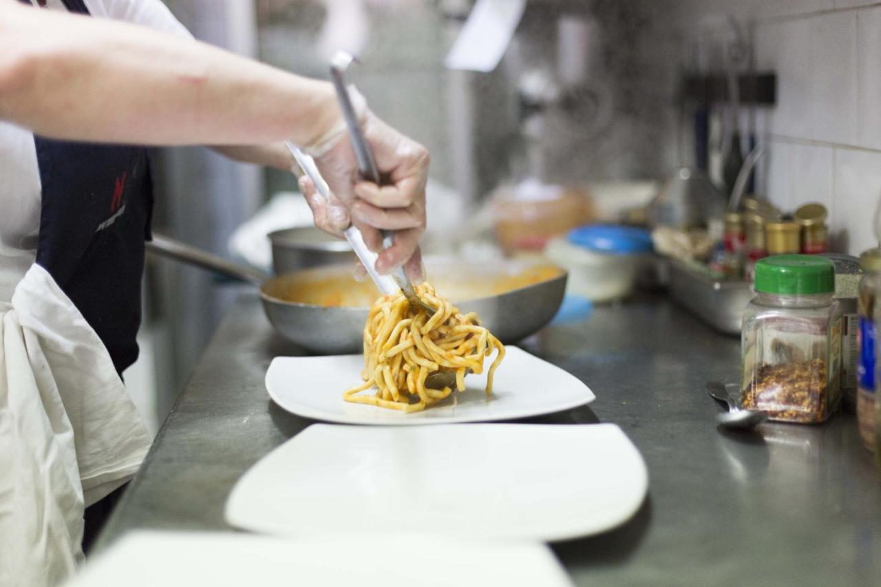 Hotel Ristorante Umbria Orvieto Bagian luar foto