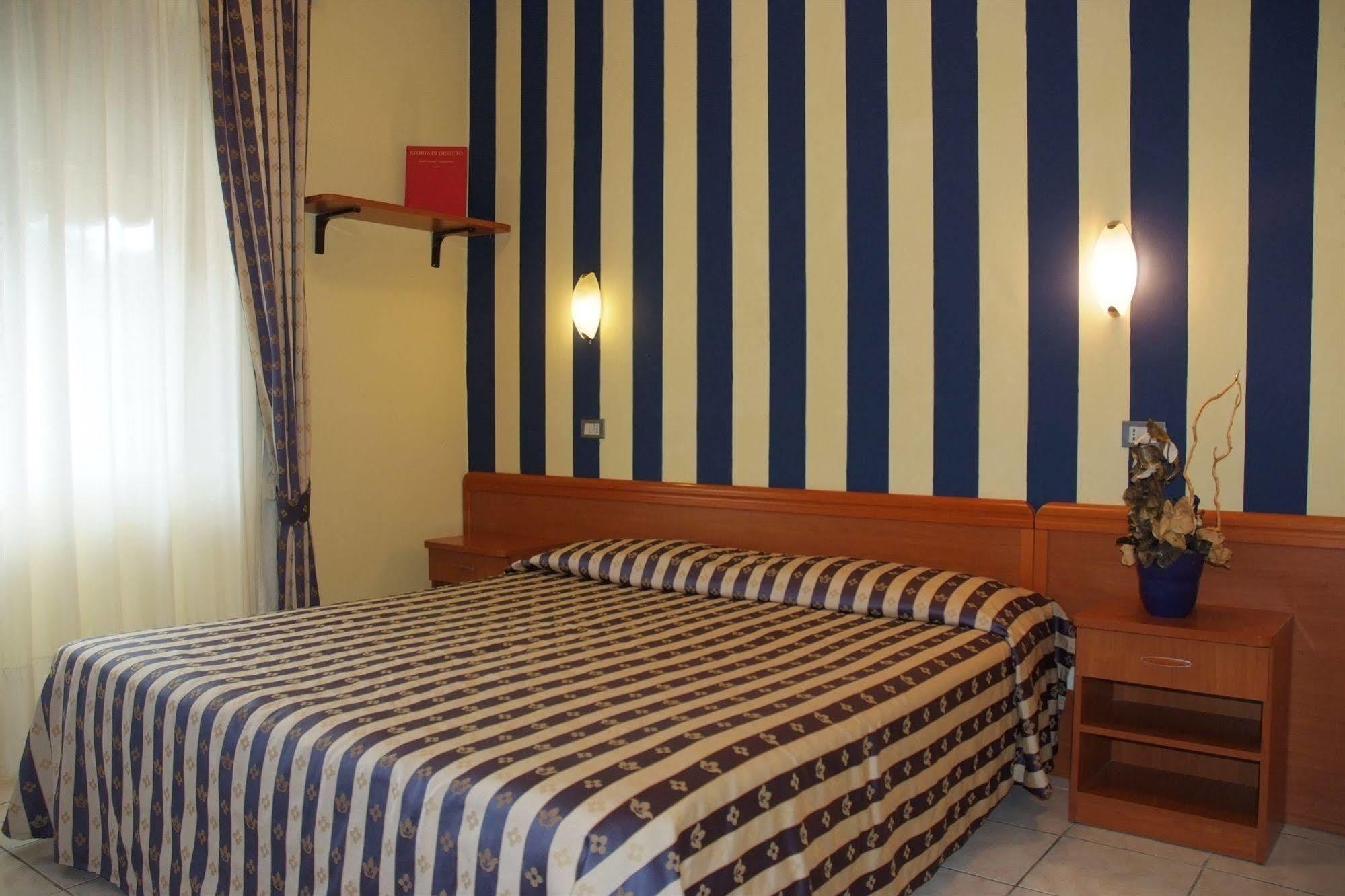 Hotel Ristorante Umbria Orvieto Bagian luar foto